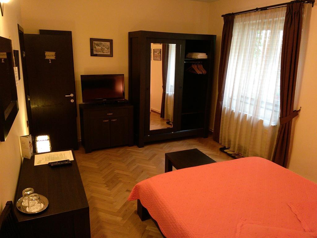 Rami House Central Double Rooms براشوف الغرفة الصورة